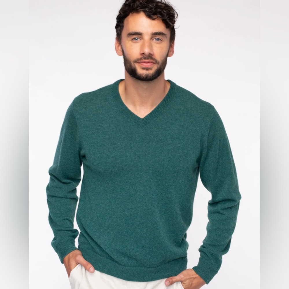 100% Cashmere green Classic V-Neck Pullover from Heron Harberdashery size XXL